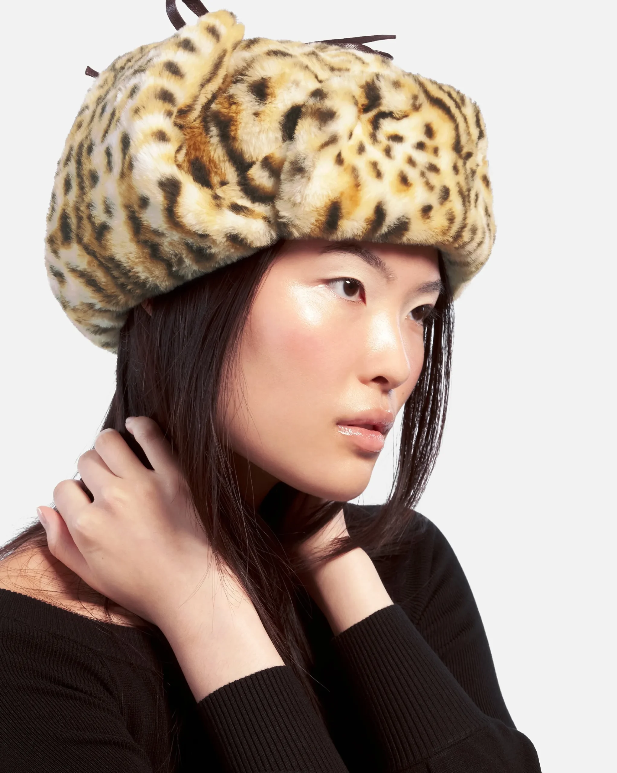 Discount Kangol Leopard Trapper